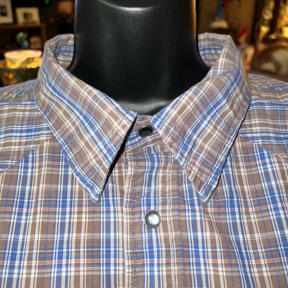 Singnature Levi Pearl Snap Shirt - Picture 2 of 6